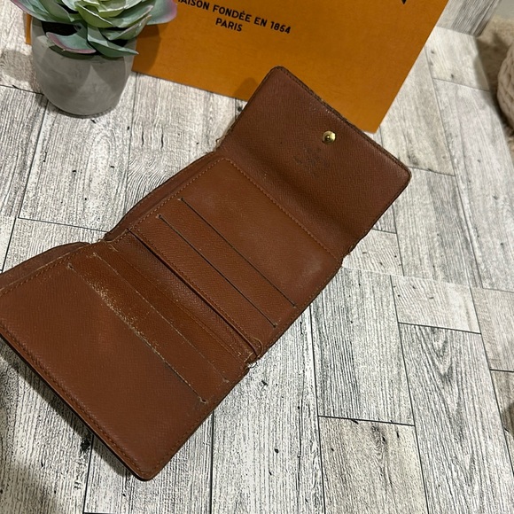 Louis Vuitton Authentic still usable /wallet - Picture 8 of 11